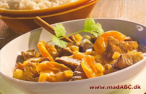 Lammetagine med abrikoser Lammetagine med abrikoser