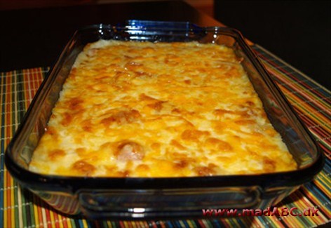 Majsgratin med pølser Majsgratin med pølser