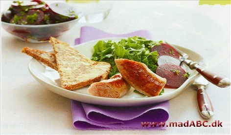 Medisterpølse med kålbouillon og rødbedesalat Medisterpølse med kålbouillon og rødbedesalat