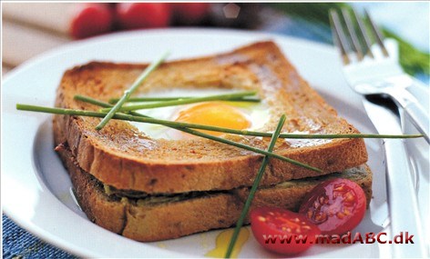 Nem og lækker toast med skinke og æg Nem og lækker toast med skinke og æg