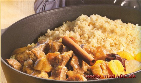Oksekød med frugter i tagine Oksekød med frugter i tagine