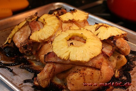 Orientalsk kylling med ananas + Rabarberpie Orientalsk kylling med ananas + Rabarberpie