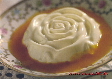 Panna cotta med passionsfrugtsauce cupcakes Panna cotta med passionsfrugtsauce cupcakes