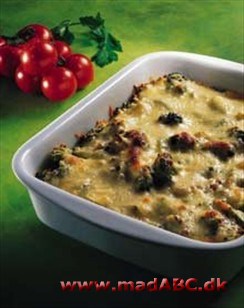 Pastafad med oksekød og broccoli Pastafad med oksekød og broccoli