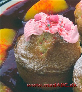 Peche melba cupcakes Peche melba cupcakes