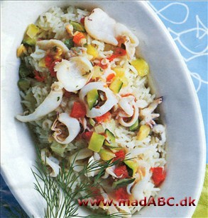 Pilaf med skaldyr Basmati risen krydres på indisk vis med kardemomme og ingefær. Herefter vendes den smørstegte skaldyrsmix i. En nem ret med ægte uhm-effekt.