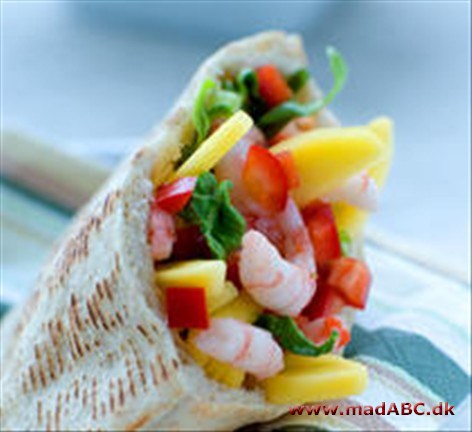 Pitabrød med rejer og mangosalsa Pitabrød med rejer og mangosalsa