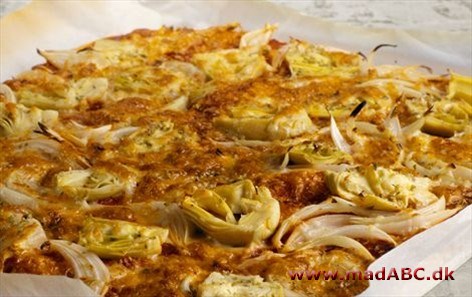 Pizza med artiskokhjerter. Pizza med artiskokhjerter.