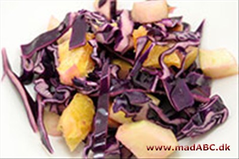 Red cabbage salad