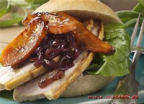 Ribbensteg sandwich med stegt løg og gulerod en dejlig variation af det traditionelle - bliv overbevist ...