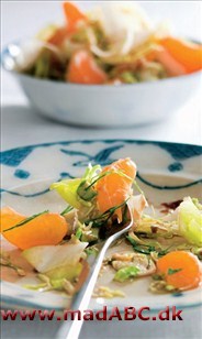 Rosenkålsalat Forret med bitre salater og mandariner, til 4-6 personer