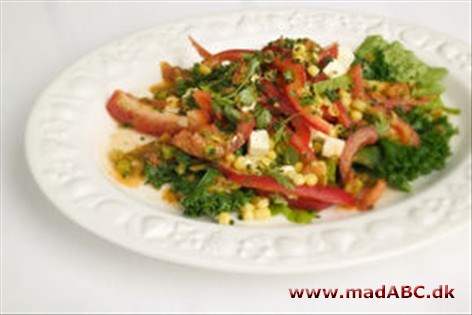 Salat med grøn salsadressing