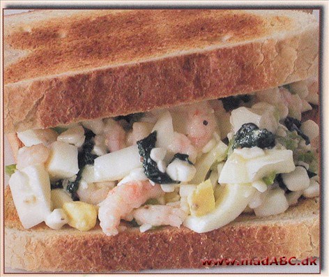 Sandwichfyld med æg, spinat og rejer En god og mættende frokost. Altid dejligt at imponere de andre på arbejdet eller i skolen med en lækker madpakke.
