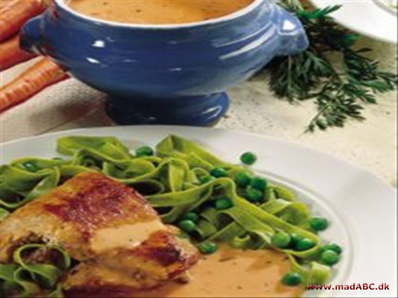 Skinkeschnitzler med salviesauce Skinkeschnitzler med salviesauce
