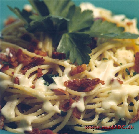 Spaghetti alla carbonara - Trangia Spaghetti alla carbonara - Trangia