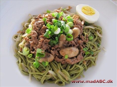 Spinatnudler med italiensk sauce Spinatnudler med italiensk sauce