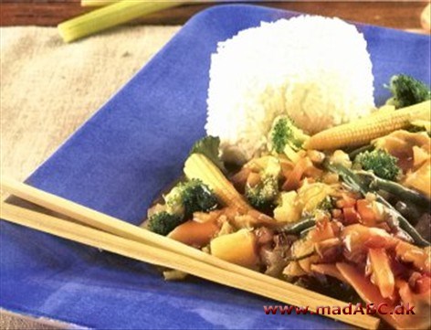 Sweet and sour-grønsager med ris Sweet and sour-grønsager med ris