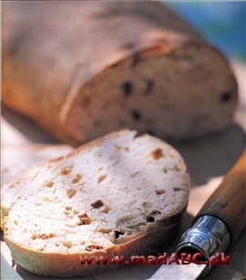 Tomat- og timianbrød Tomat- og timianbrød