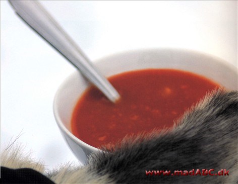 Tomatsuppe med peberfrugt Tomatsuppe med peberfrugt