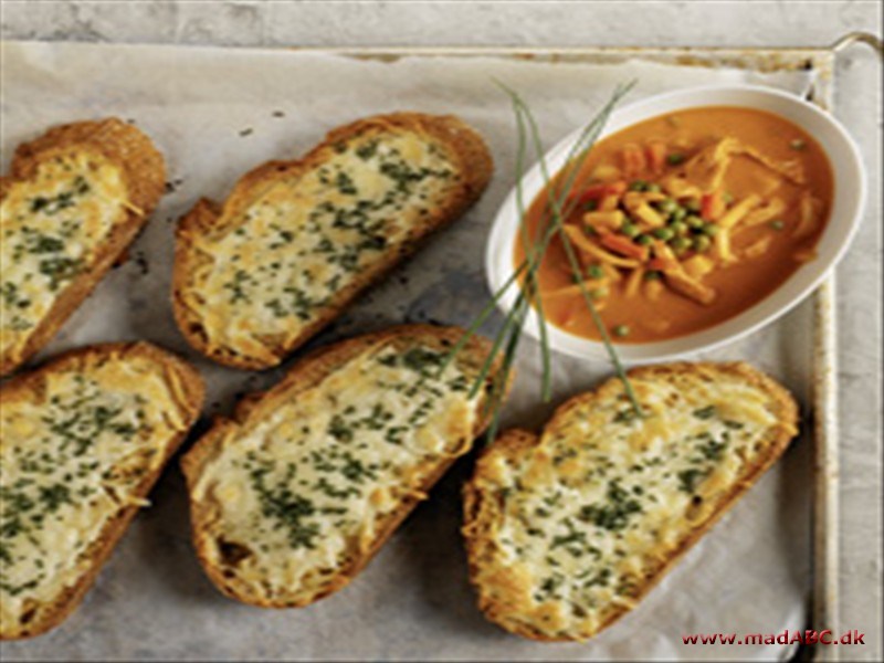 Tomatsuppe med rodfrugter Tomatsuppe med rodfrugter