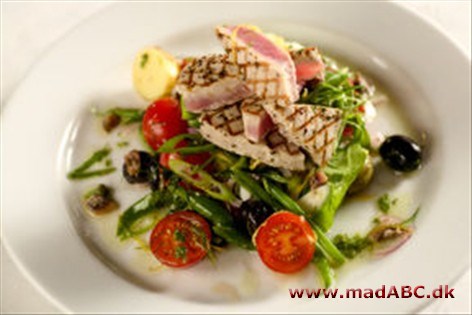 Tun med salat nicoise Tun med salat nicoise