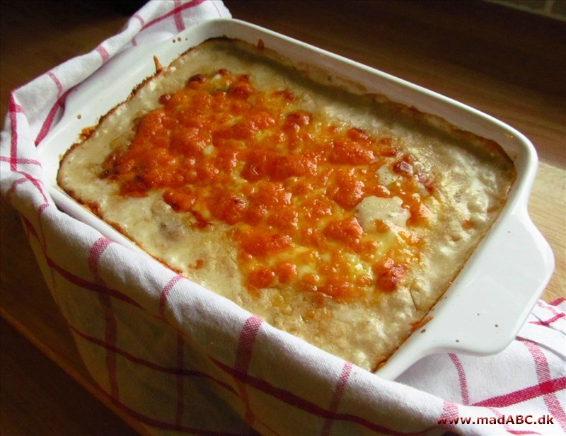 Denne lækre fiskegratin, med inspiration fra Ungarn er måske en ide til aftensmaden? Nogle gange har man bare brug for nem aftensmad og det er denne ret uden tvivl. Velbekomme. 