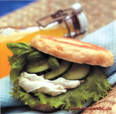 Vegetarsandwich af Campingbagels Vegetarsandwich af Campingbagels