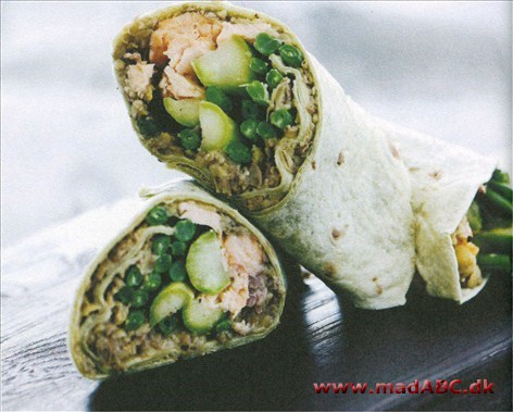 Wrap med spinat, laks, bønner og asparges Har du ikke laks, kan du med fordel bruge kyllinge- eller kalkunfilet. Den her wrap er fuld af grønne og grove sager, som din forbrænding vil elske.