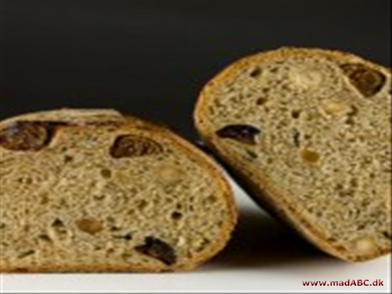 Østrigsk kartoffelbrød Prøv dette lækre kartoffelbrød fra Østrig som tilbehør til for eksempel supper eller salater. Brødet kan sagtens spises for sig selv, måske med lidt smør på. Velbekomme