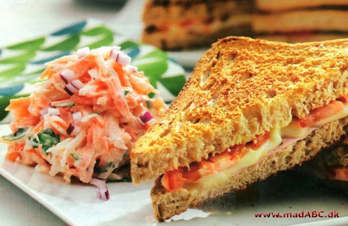 Lune toaster med coleslaw