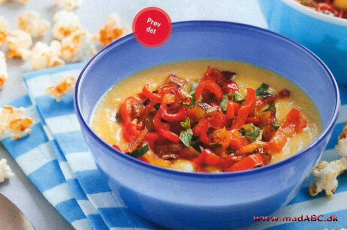 Majssuppe med chorizo, peberfrugter og popcorn