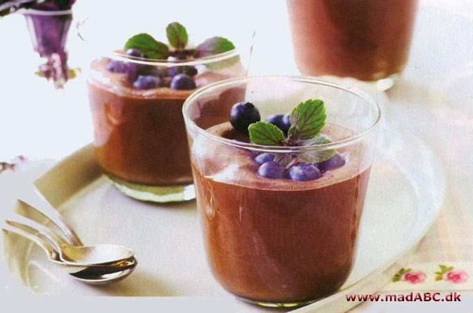 Chokolademousse med blåbær
