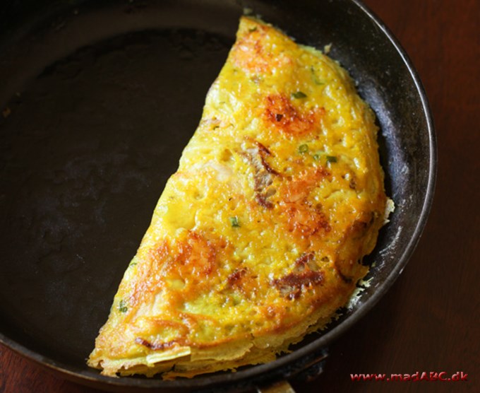 Omelet med svinekød