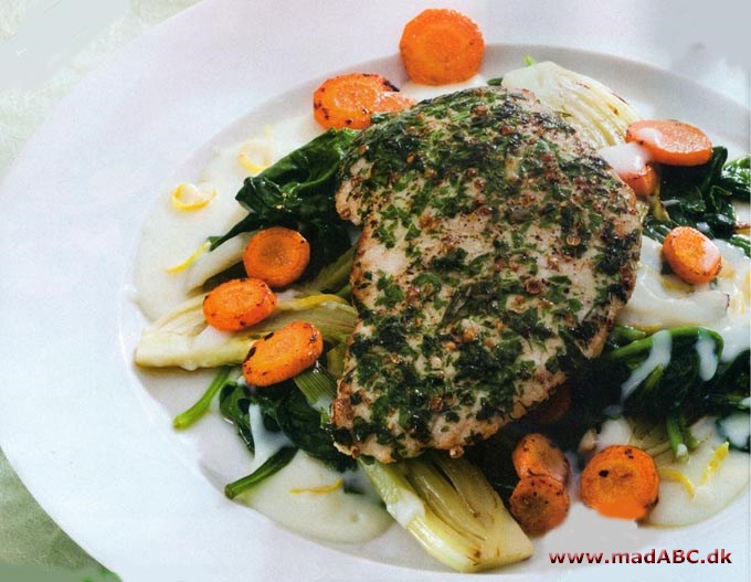 Skinkeschnitzler med citronsauce og stegte grønsager