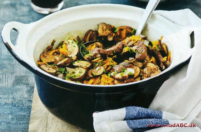 Okseragout med svampe og cognac