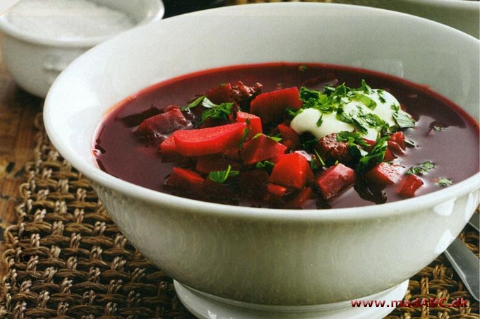 Rødbedesuppe med oksekød