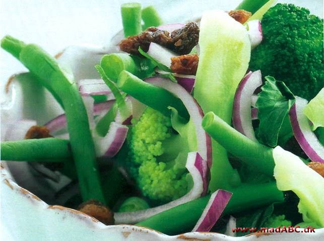 Broccoli-bønnesalat - En dejlig fyldig salat til kød eller fisk