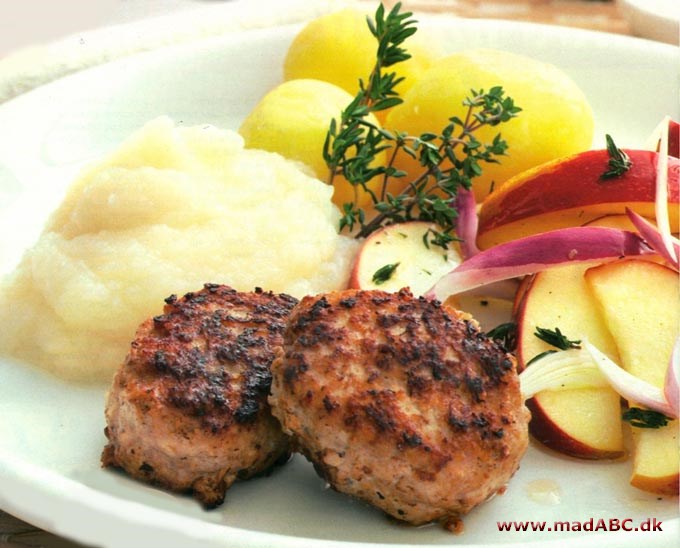 Frikadeller med æblesalat og selleripuré