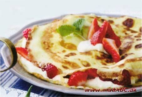 Kalveruller med bønnesalat og pandekager med creme