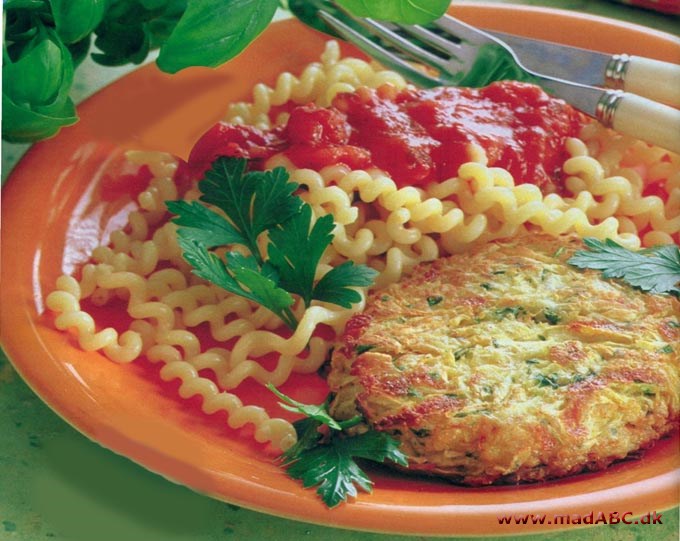 Selleribøffer med pasta og en god tomatsauce - smagsfyldte og lækre