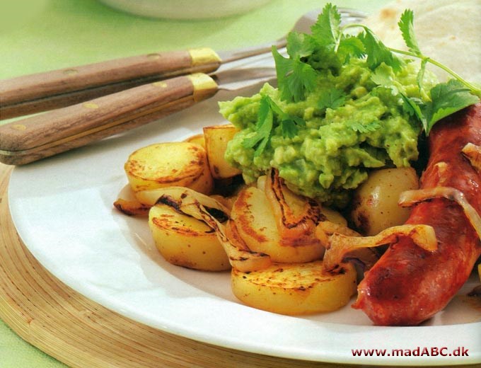 Stegte chorizopølser med avocado - Fyr op under smagsløgene