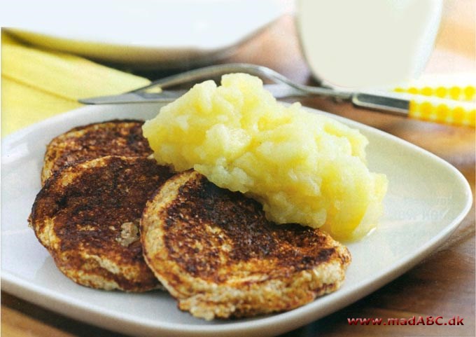 Tykke pandekager med æblemos