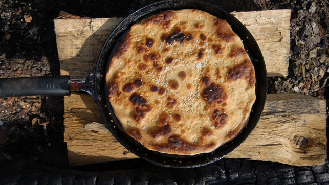 Fladbrød med hasselnødder