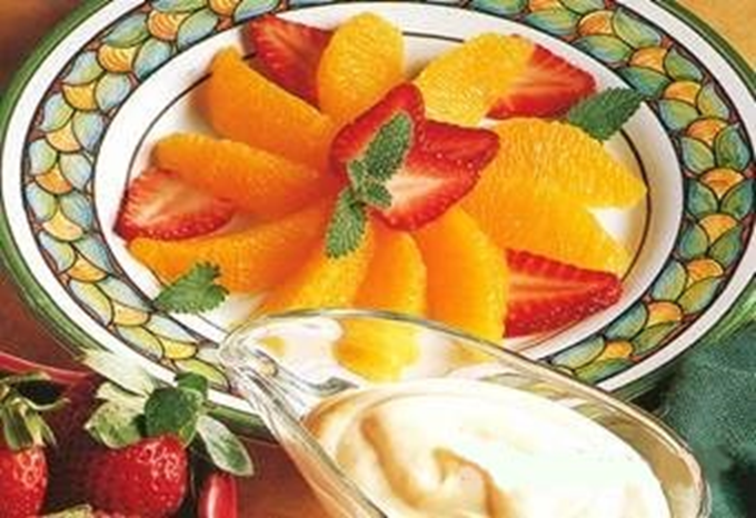 Frisk frugt med yoghurt