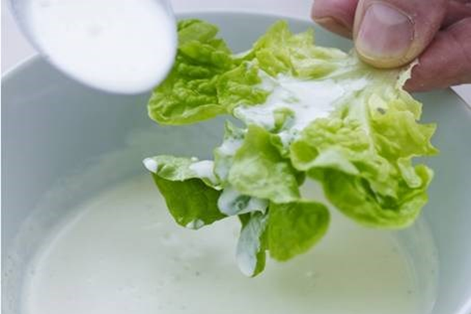 Grøn salat med mormordressing
