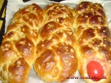 Tsourekia - Græsk påskebrød