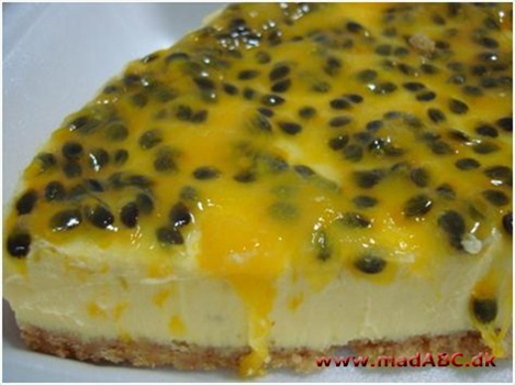 Cheesecake, bagt med lime og passionsfrugt