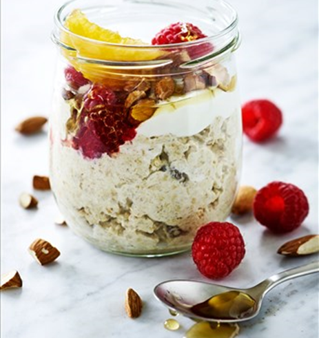 Birchermüsli med appelsin og hindbær