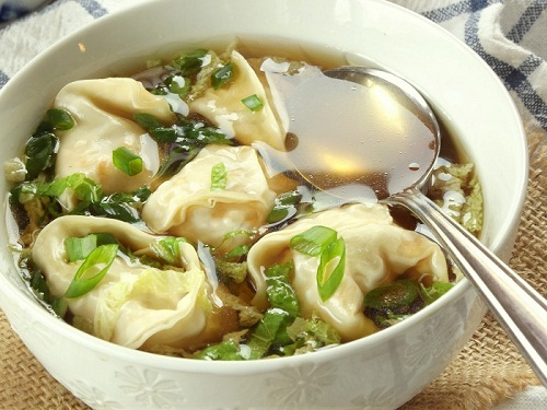 Vietnam Suppe med wonton - Hoanh thanh suppe