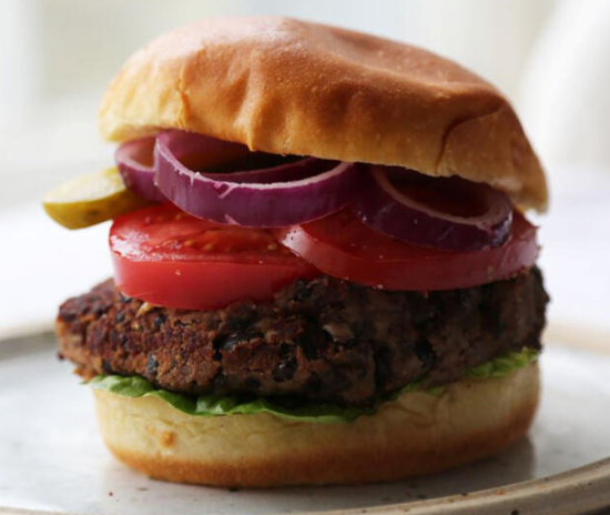 Vegetarburger med bønnebøf - også for børnekokke